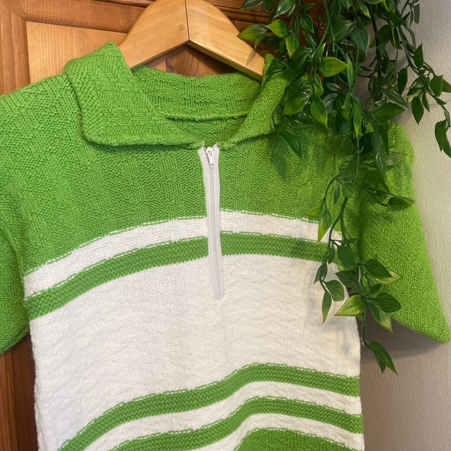 60s Short Sleeved Collard Knit