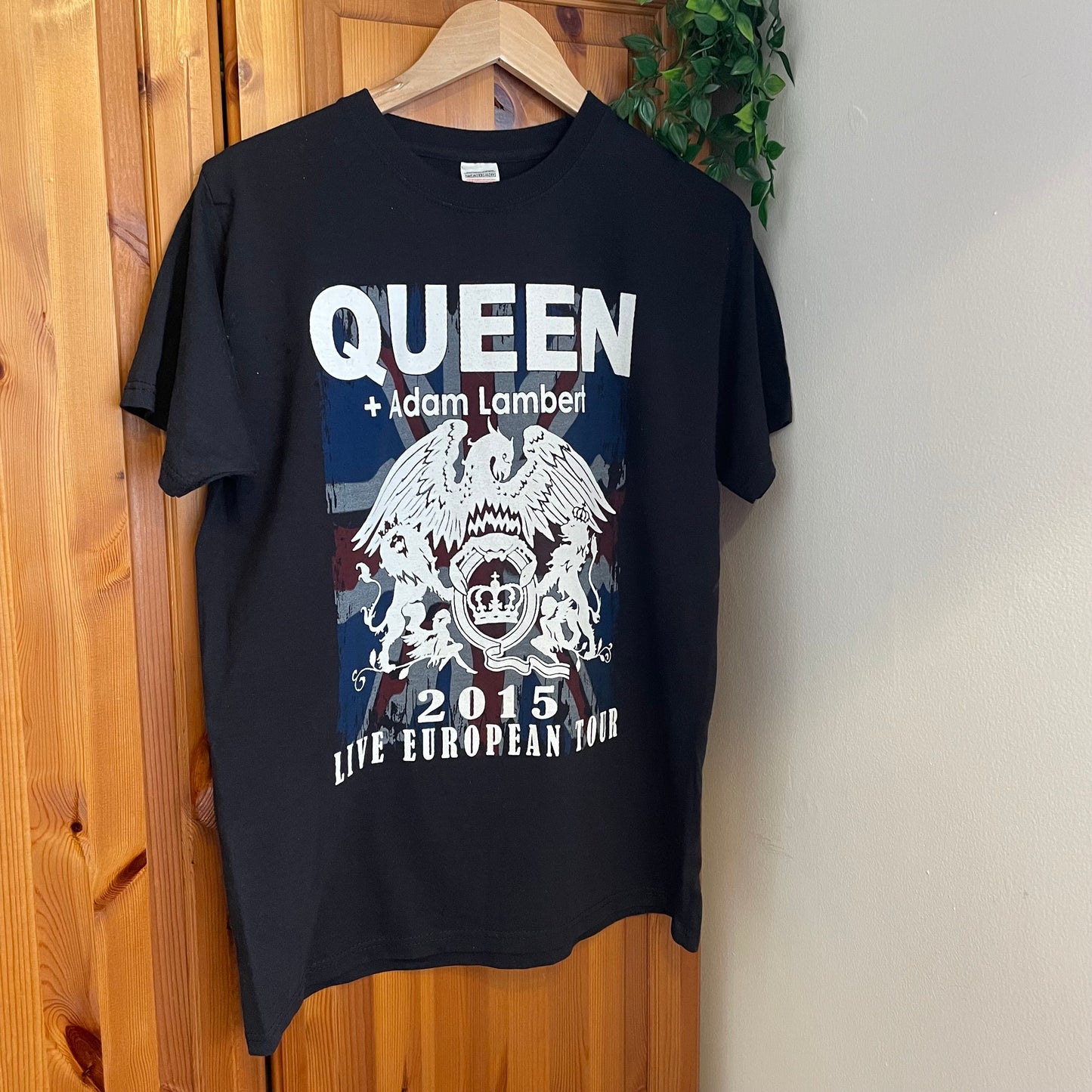 Queen Tour T-shirt