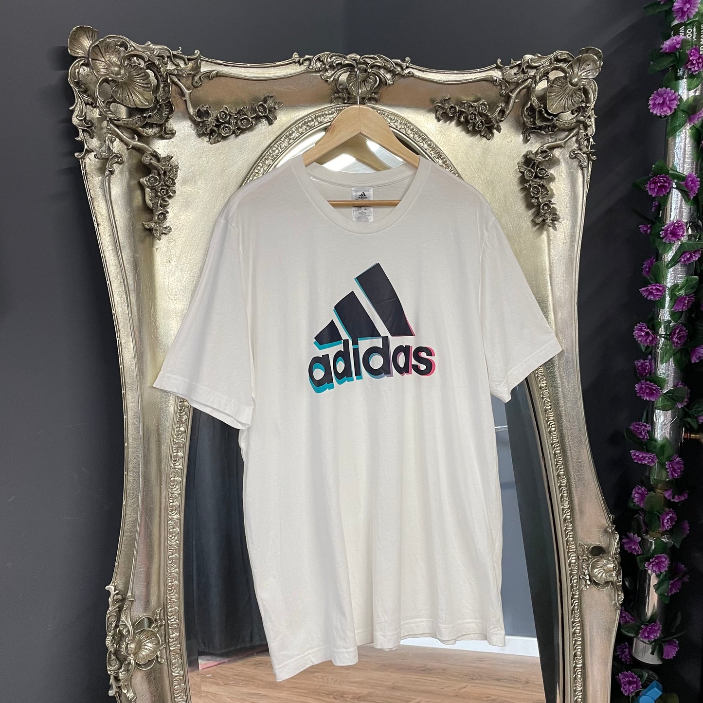 Adidas T-shirt