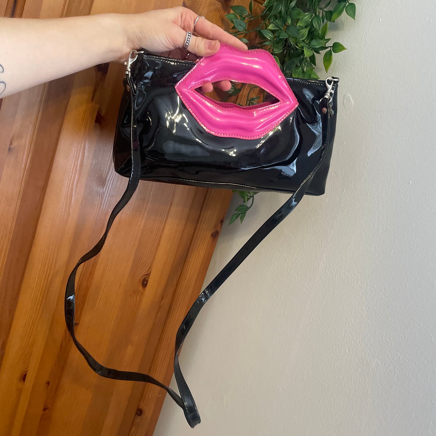 80s Lip Clutch Bag