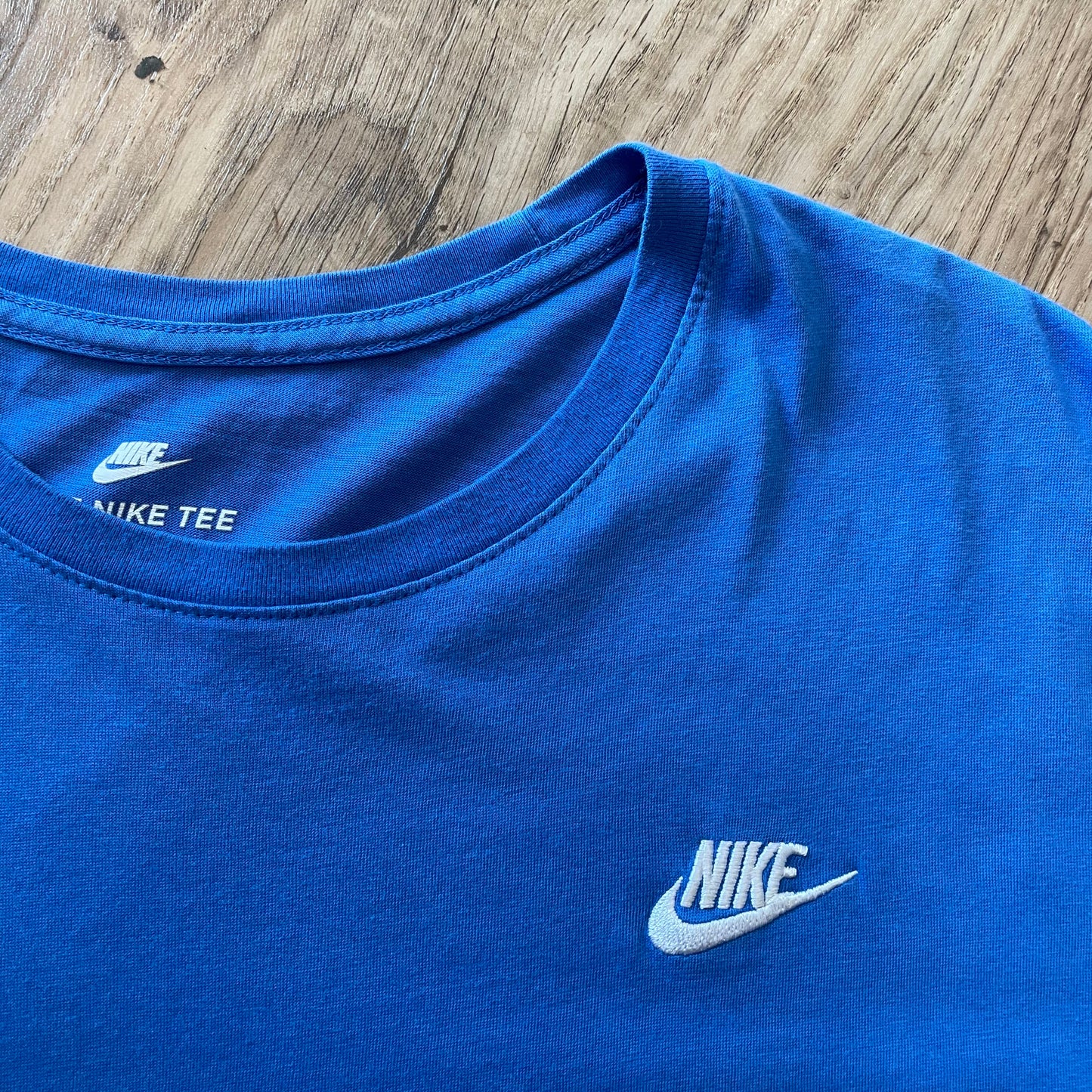 90s embroidered Nike T-shirt
