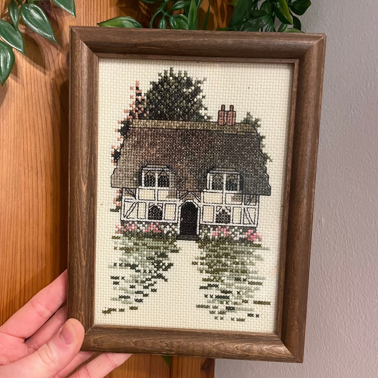 Small crochet house picture