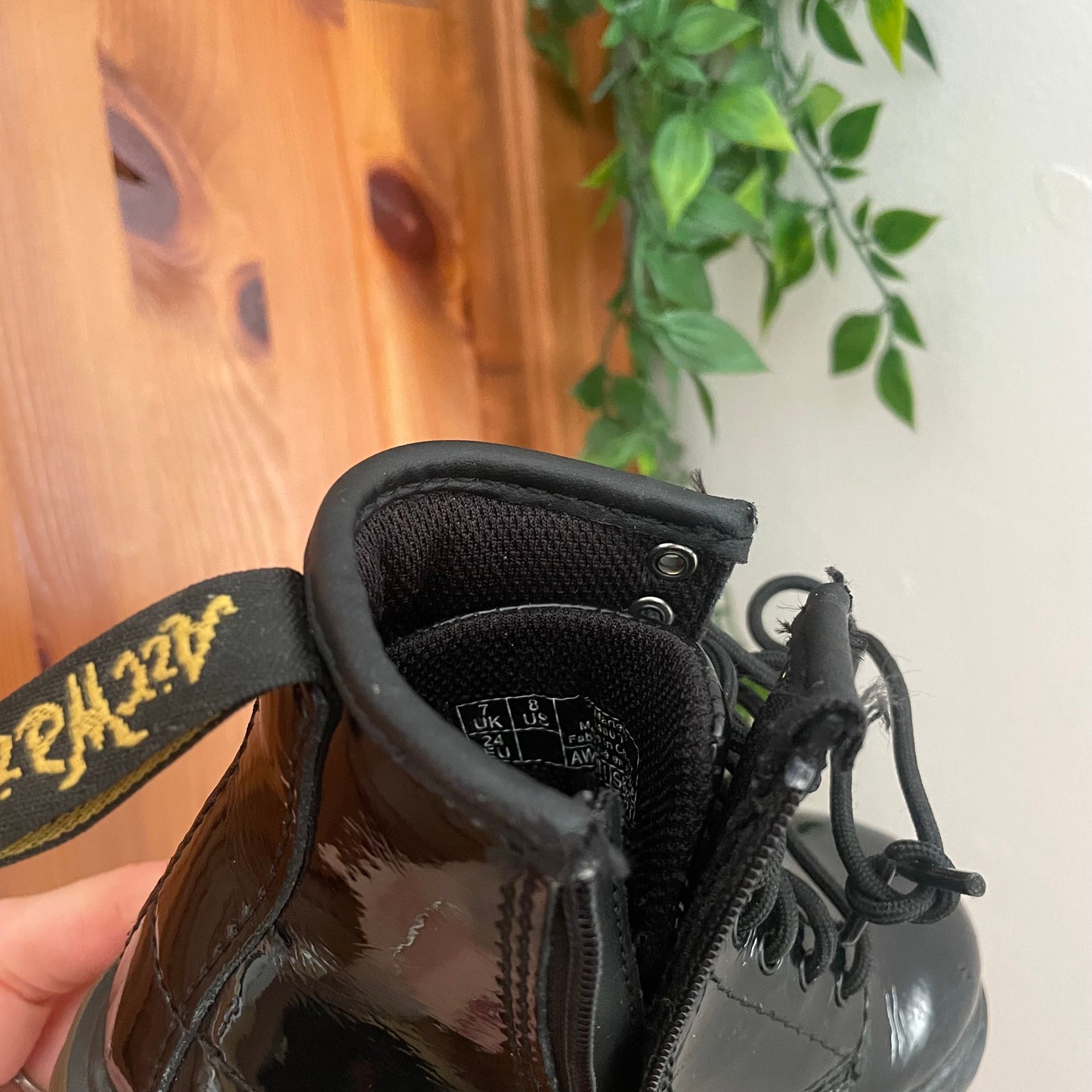 Kids patent Dr Marten Boots