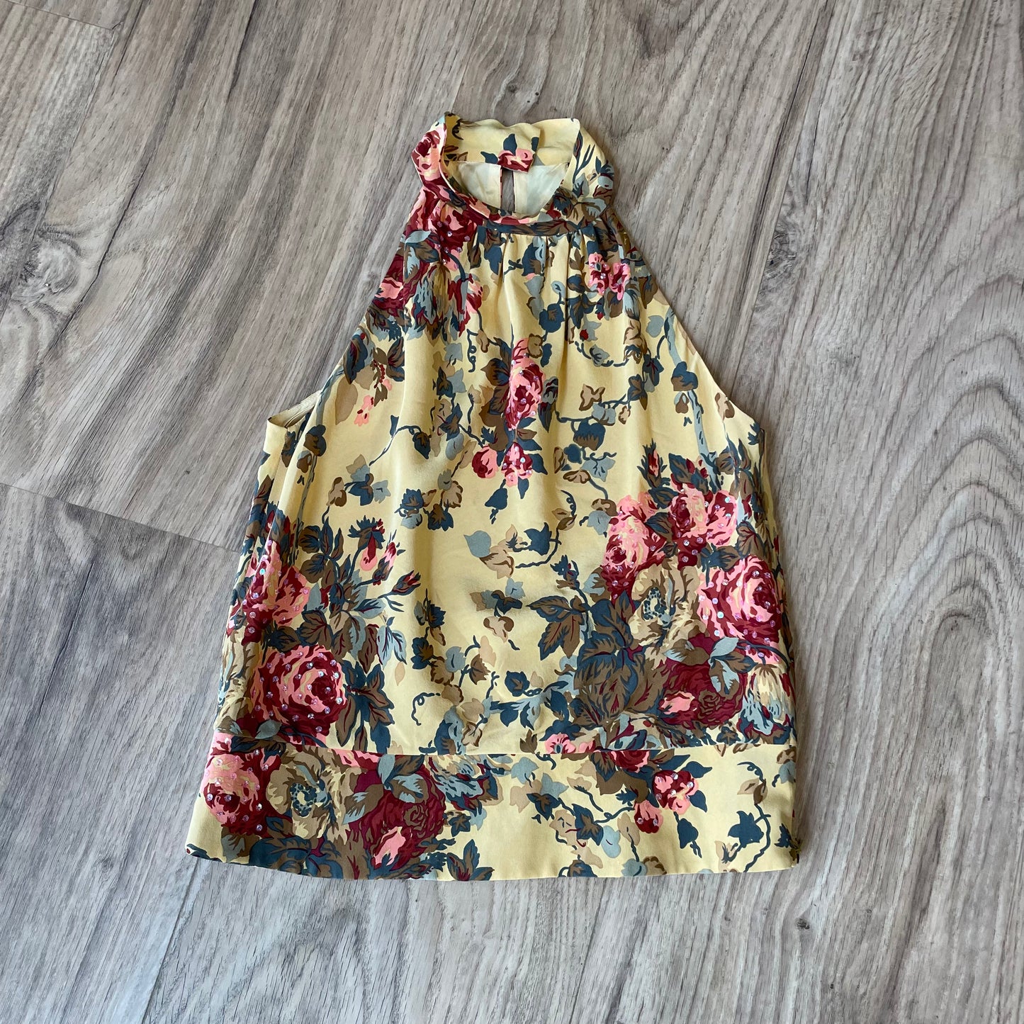 Floral halter-neck top