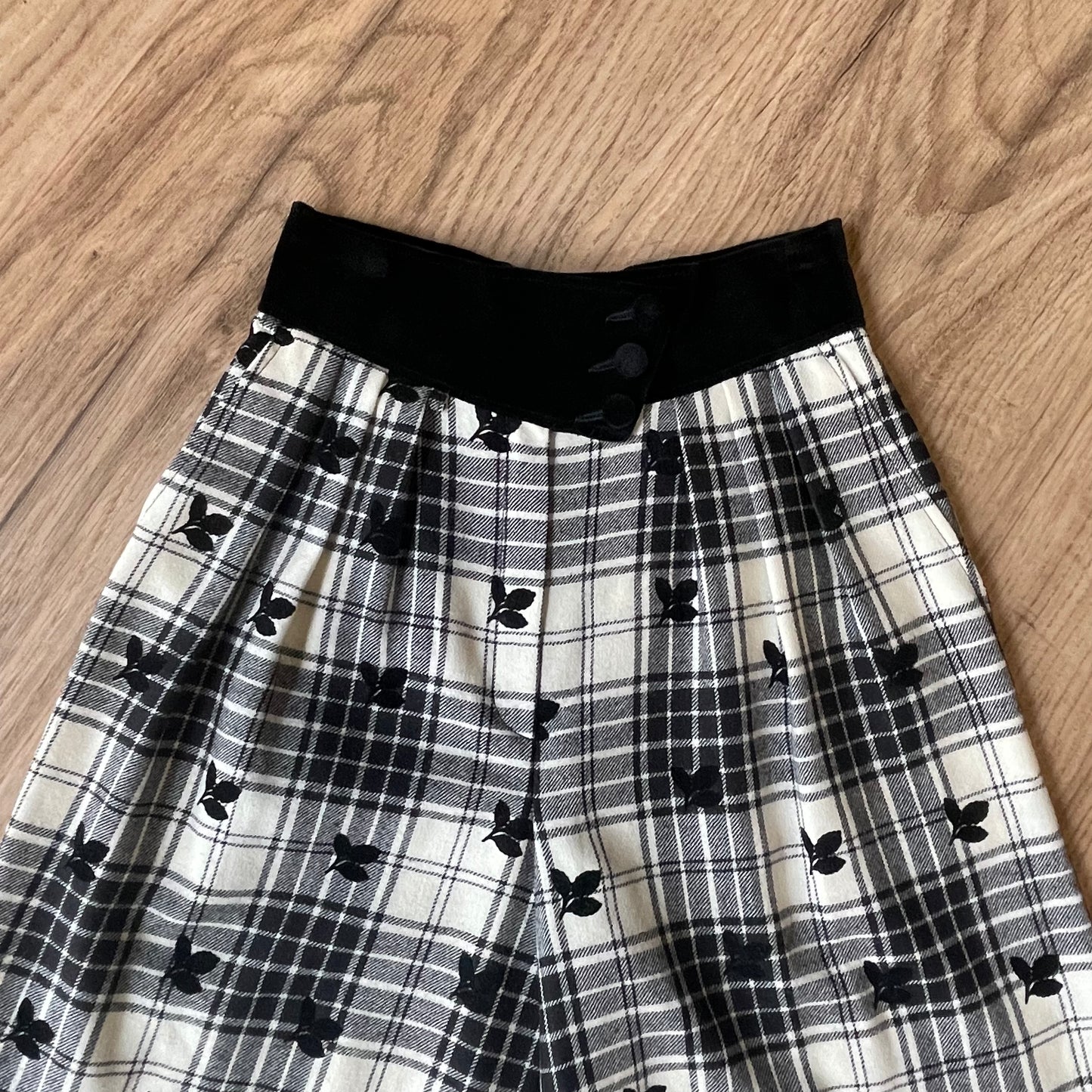 Wichelè Checked shorts