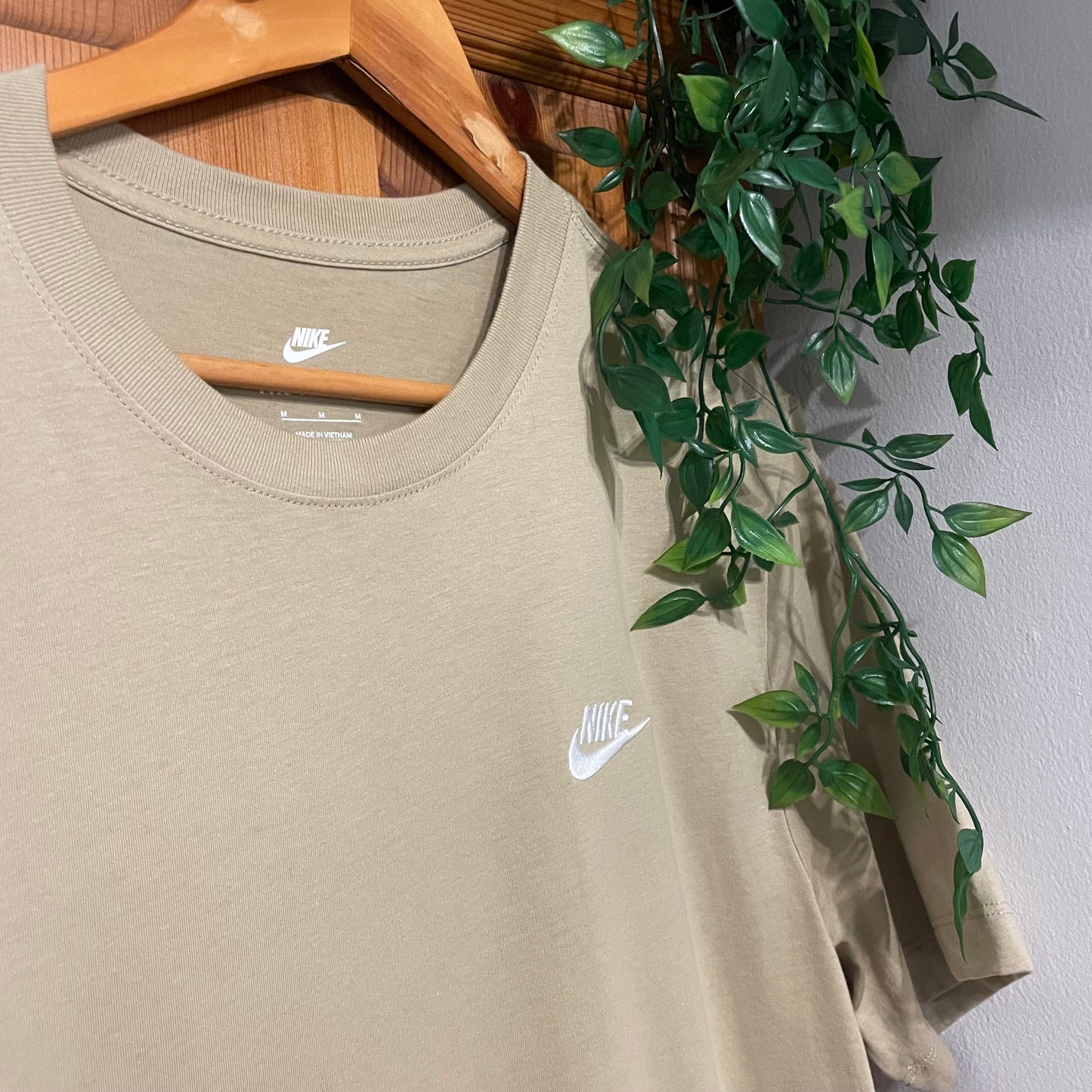 Beige Nike T-shirt